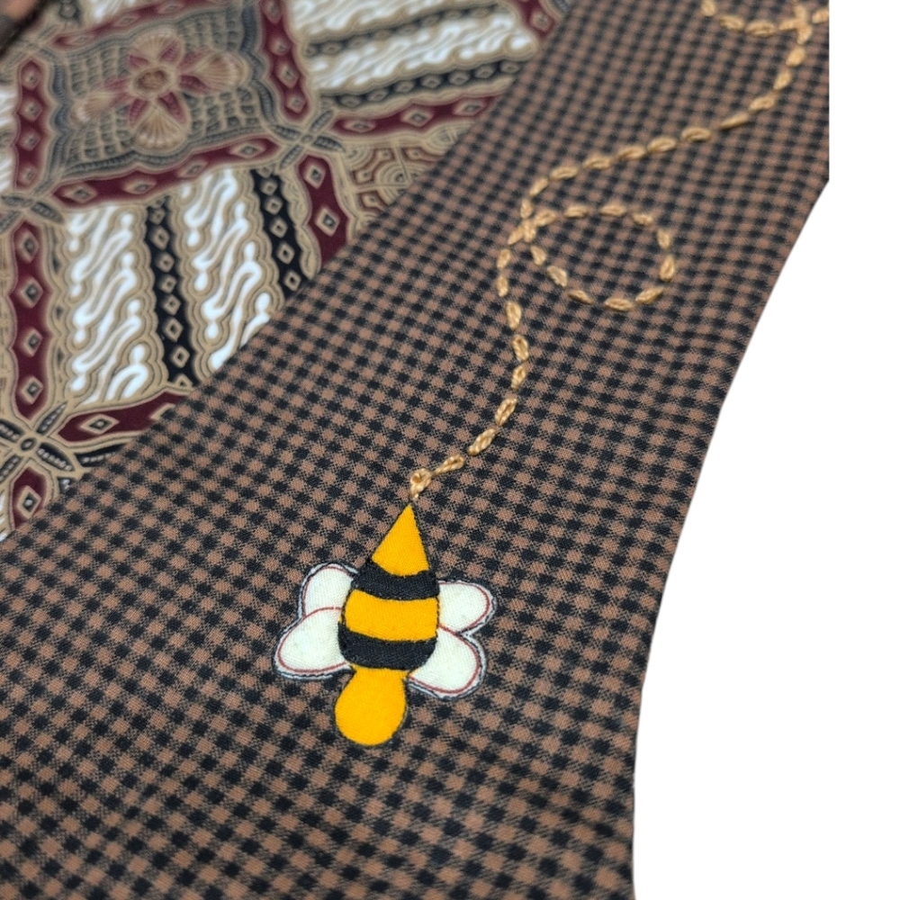 Vintage Quirky Patchwork Vest with Cat and Floral Design - Picture 7 of 11